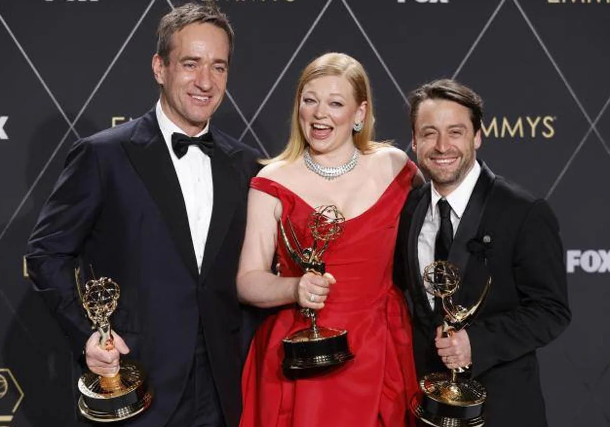 Los premios Emmy coronan a 'Succession' y hacen historia homenajeando a